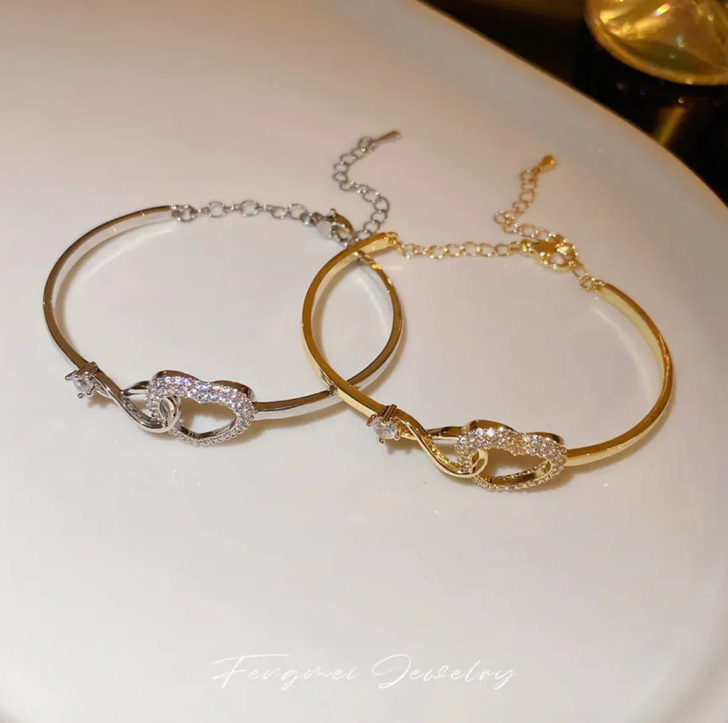 Pulsera Corazón con Zirconia – Baño Dorado